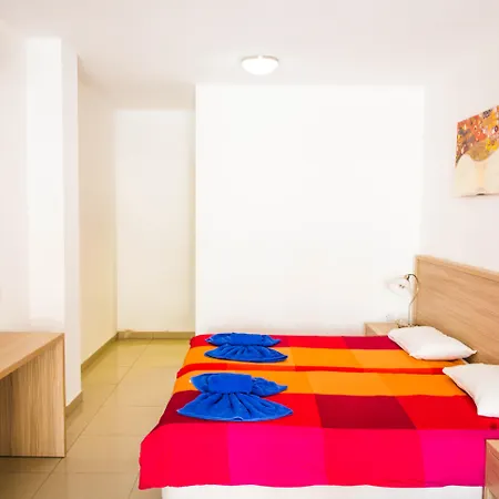 Aparthotel Efi Apts