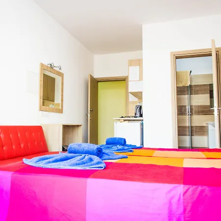 Aparthotel Efi Apts 2*