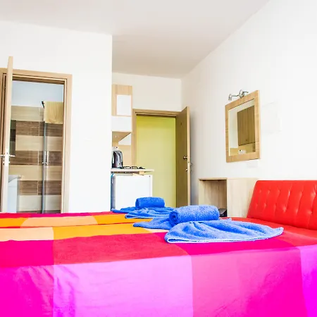 Aparthotel Efi Apts
